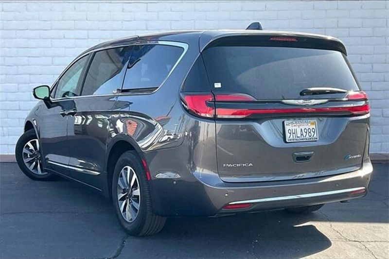 2023 Chrysler Pacifica Hybrid LimitedImage 10