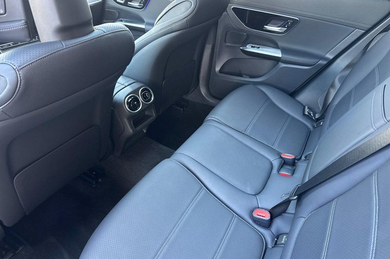 Used 2024 Mercedes-Benz GLC 300Image 13