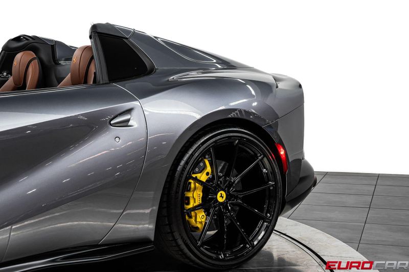 2022 Ferrari 812 GTS *AIRBRUSHED SCUDERIA LOGO * SUSPENSION LIFTER*Image 17