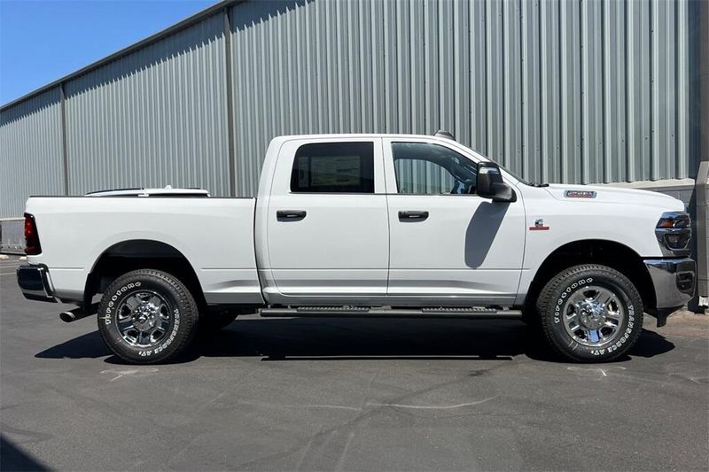 2025 Ram 2500 Tradesman photo 3