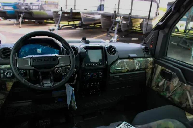2025 Polaris RANGER CREW XD 1500 NORTHSTAR EDITION ULTIMATE PURSUIT CAMO Image 11