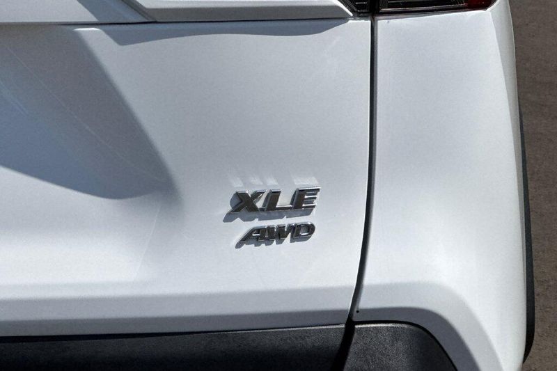 Used 2025 Toyota RAV4 XLEImage 25