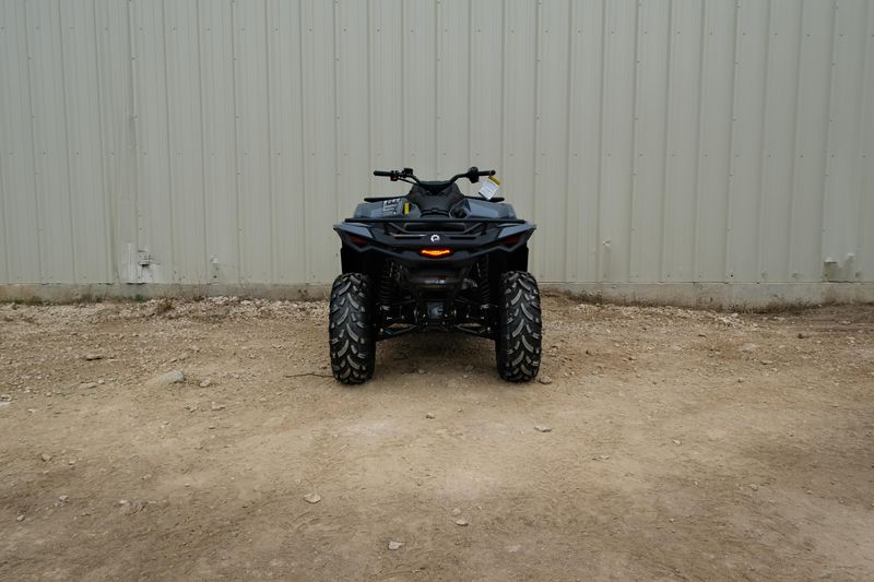 NEW 2026 CAN-AM OUTLANDER DPS 700 Image 4