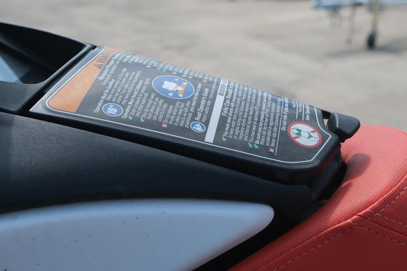 New 2025 SEADOO SPARK FOR 2 SUNRISE ORANGE AND DRAGON RED Image 13