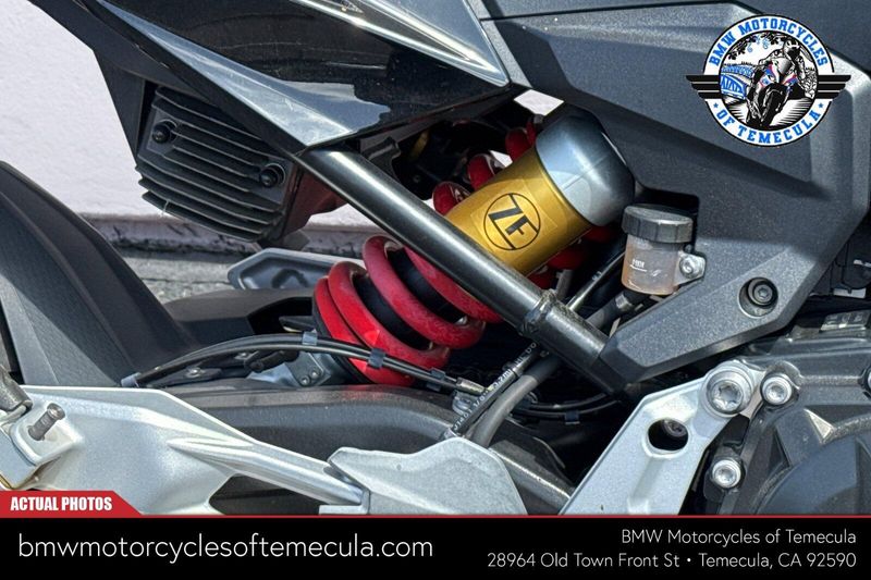 2021 BMW 21F6  Image 12
