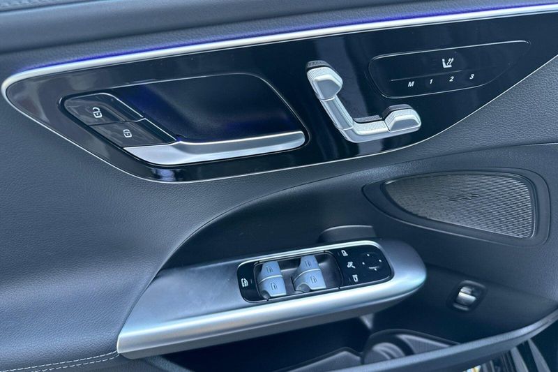 Used 2025 Mercedes-Benz C-Class C 300Image 11