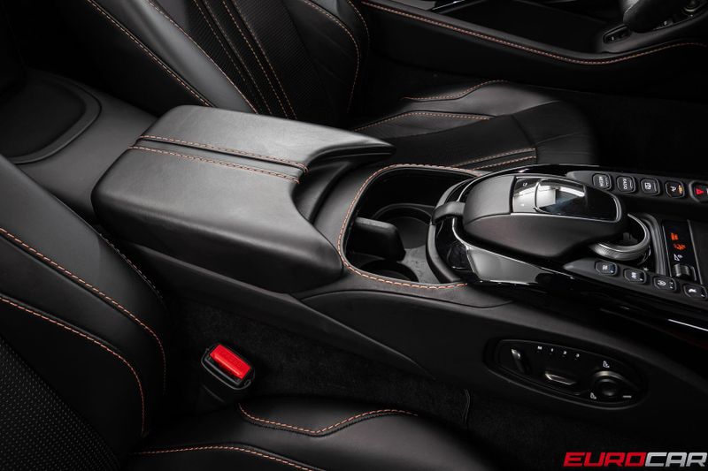 2022 Aston Martin Vantage Roadster *SPECIAL FACTORY PAINT * IMMACULATE CONDITION*Image 35