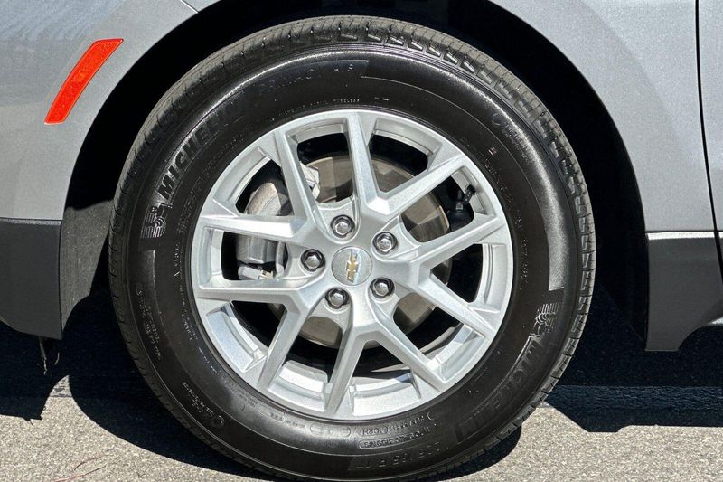 Used 2024 Chevrolet Equinox LSImage 32