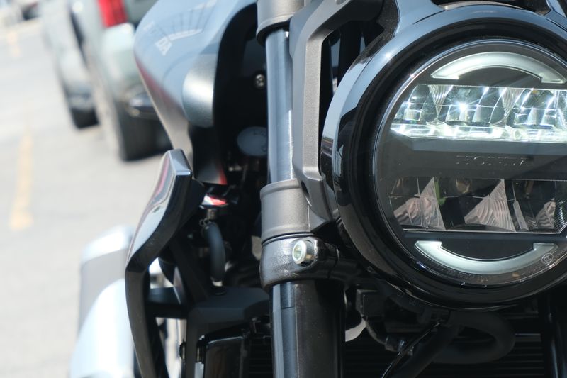 2025 Honda CB300R ABS MATTE BLACK METALLIC Image 21