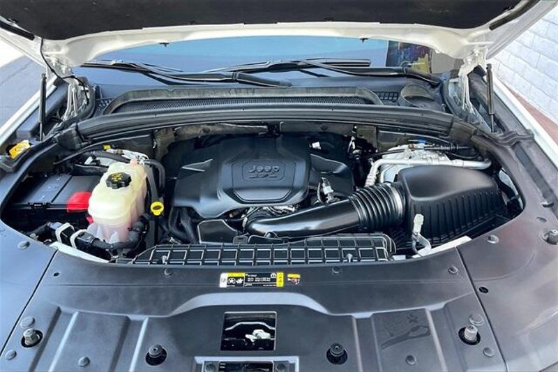 Used 2022 Jeep Grand Cherokee SummitImage 9