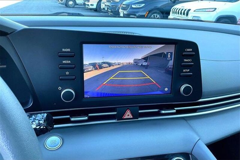 Used 2023 Hyundai Elantra SELImage 21