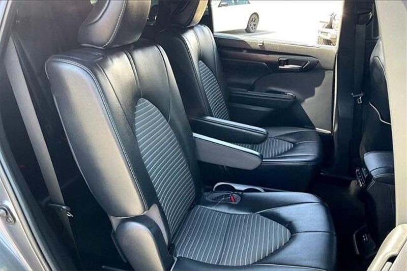 Used 2023 Toyota Highlander XSEImage 26