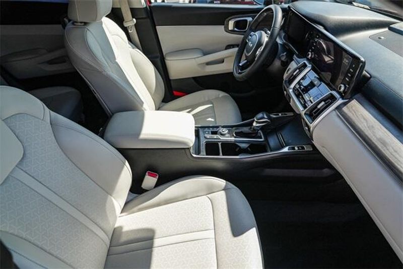 Used 2022 Kia Sorento EXImage 17