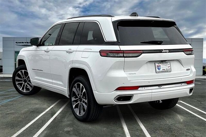 2025 Jeep Grand Cherokee Overland 4x4Image 2