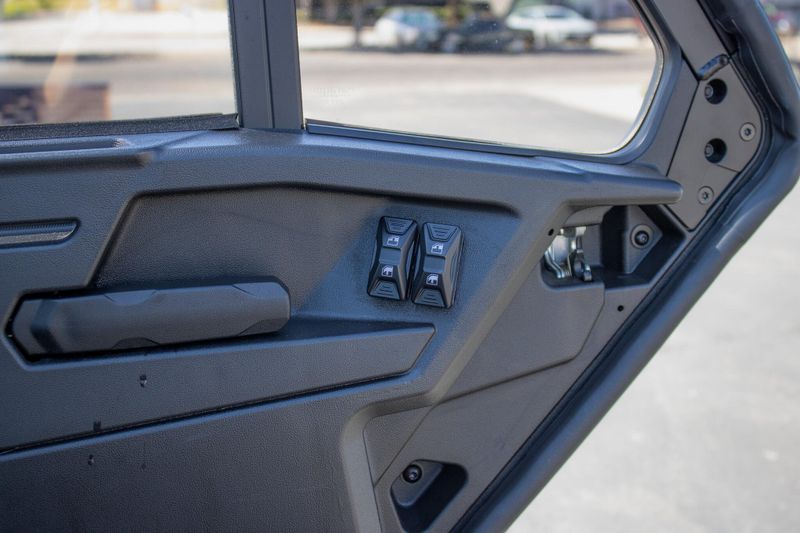 NEW 2026 CAN-AM DEFENDER MAX LIMITED CAB HD11 Image 30