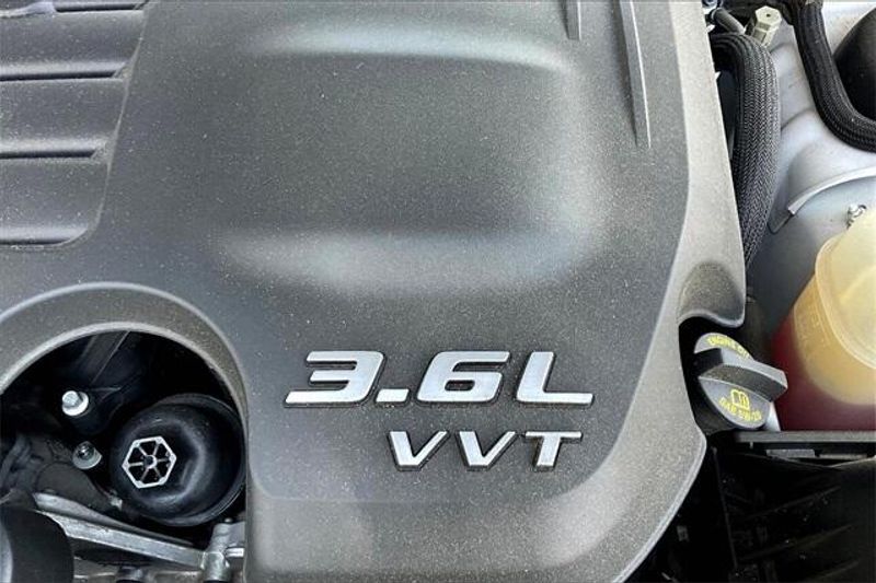 Used 2023 Chrysler 300 TouringImage 32