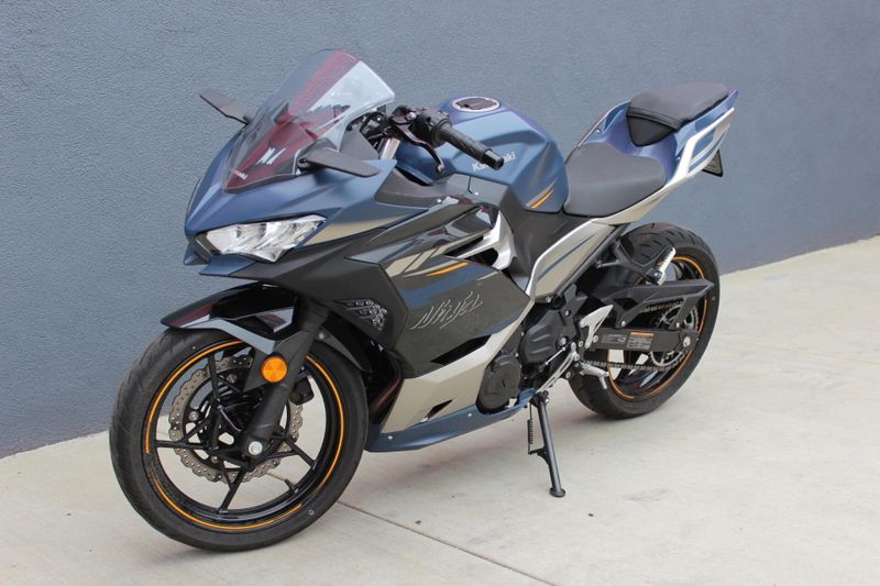 2023 Kawasaki Ninja�� 400 Base Image 6