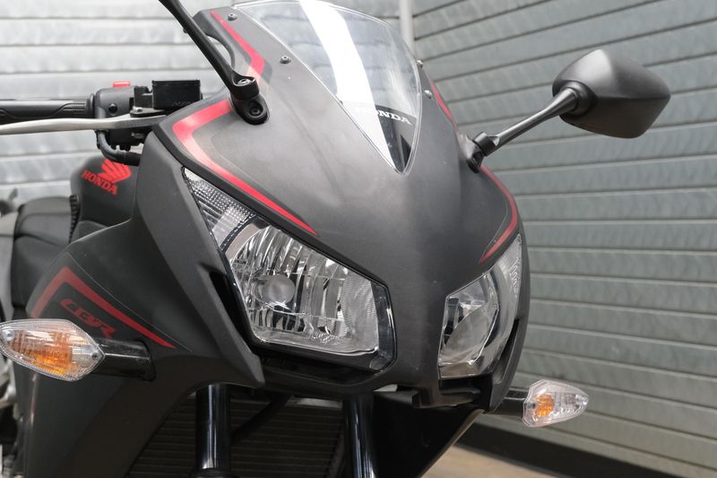 USED 2021 HONDA CBR300R Image 9