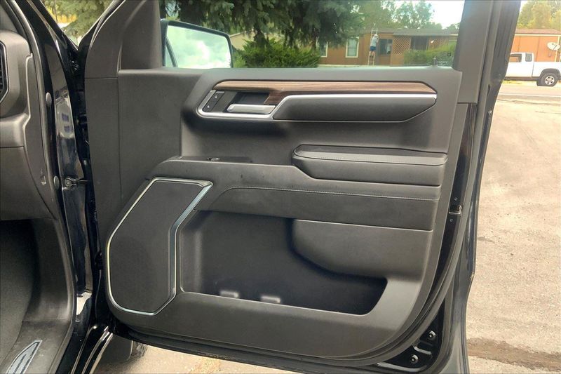 2023 Chevrolet Silverado 1500 LT photo 21