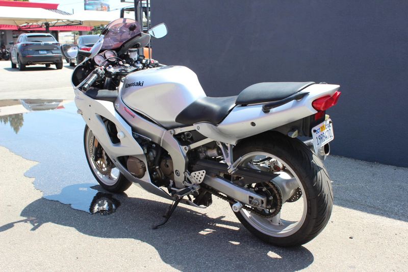 2006 Kawasaki ZZR�� 600 Image 4