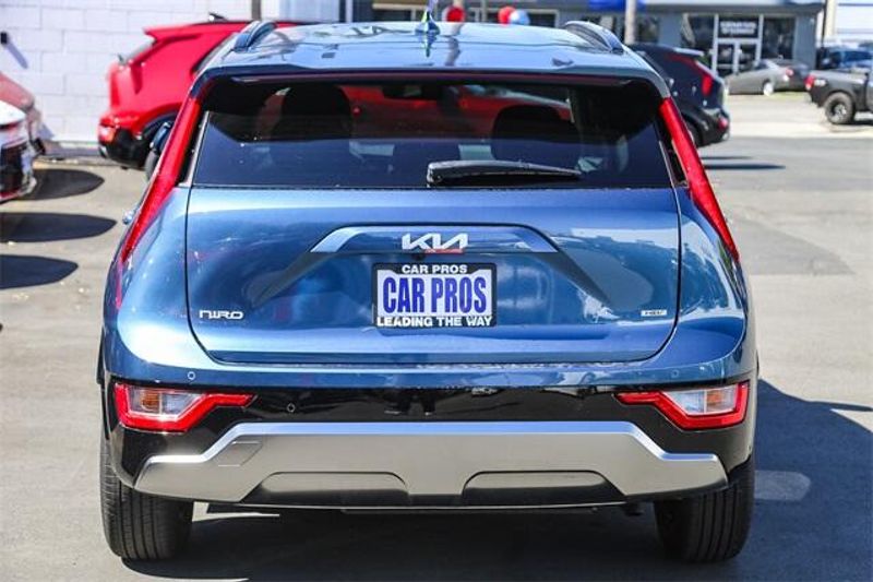 New 2025 Kia Niro SXImage 16