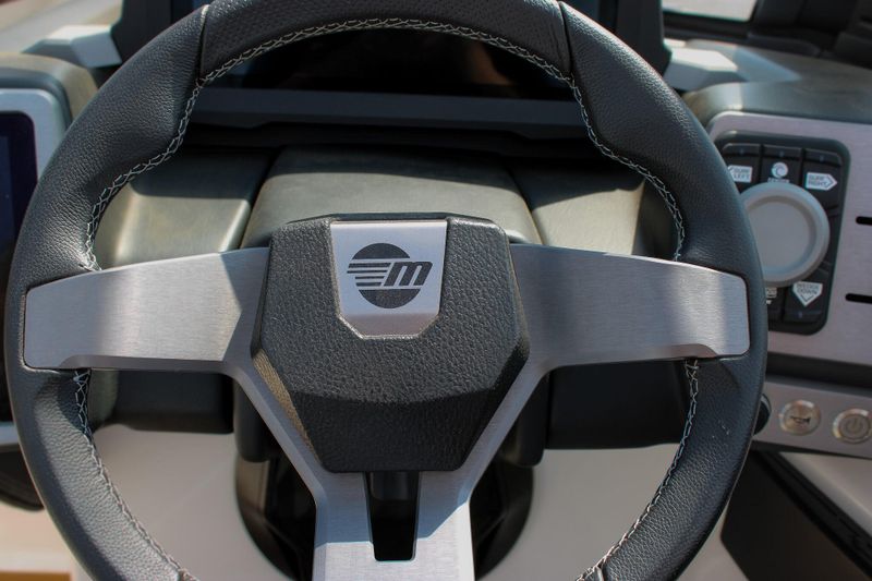 2024 MALIBU 21 LX  in a WHITE exterior color. Family PowerSports (877) 886-1997 familypowersports.com 