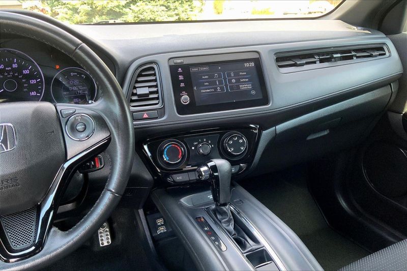 2019 Honda HR-V Sport photo 5