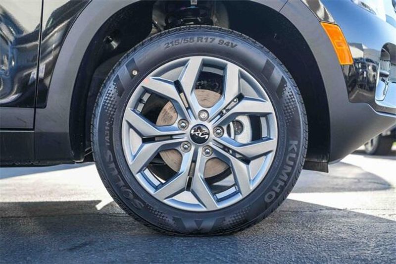 New 2026 Kia Seltos LXImage 18