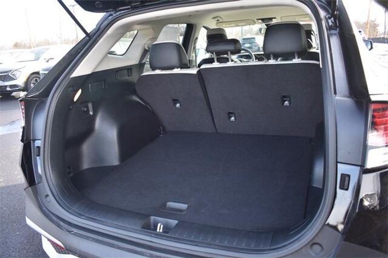 New 2025 Kia Sportage EXImage 16