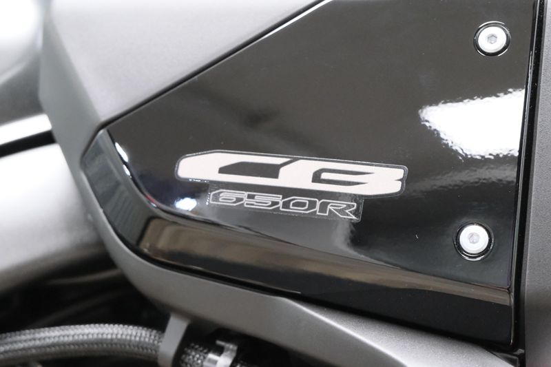 NEW 2026 HONDA CB650R ECLUTCH Image 12