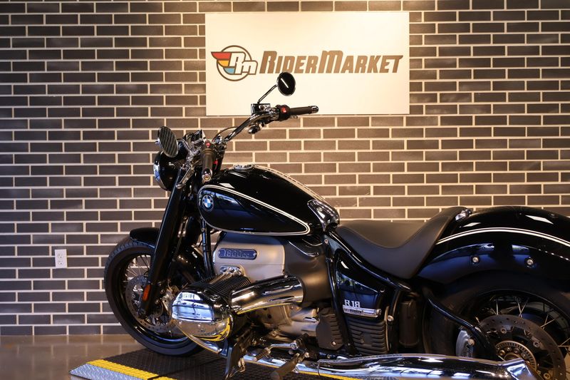 2021 BMW R 18 First Edition 