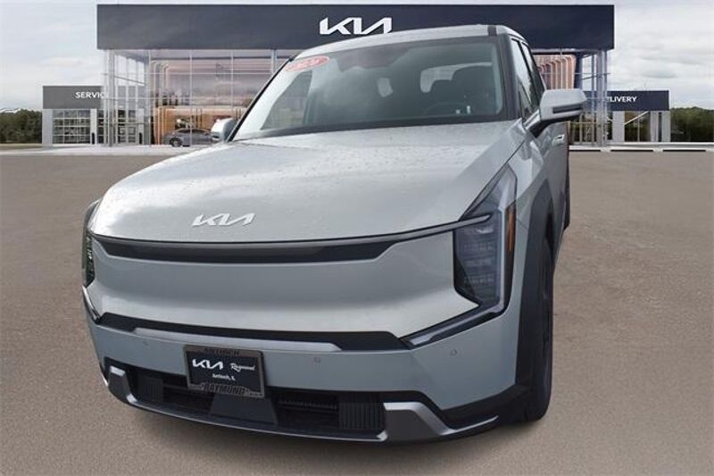 New 2026 Kia EV9 Light Long RangeImage 7