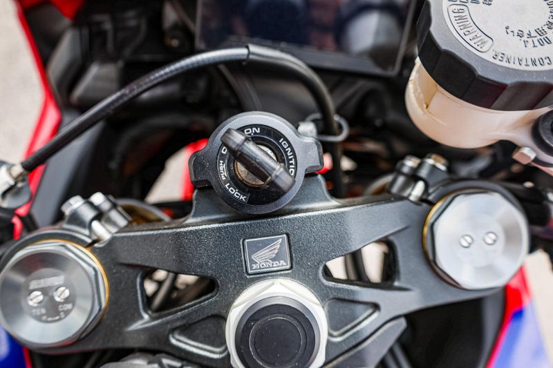 2022 Honda CBR1000RR ABS Image 21