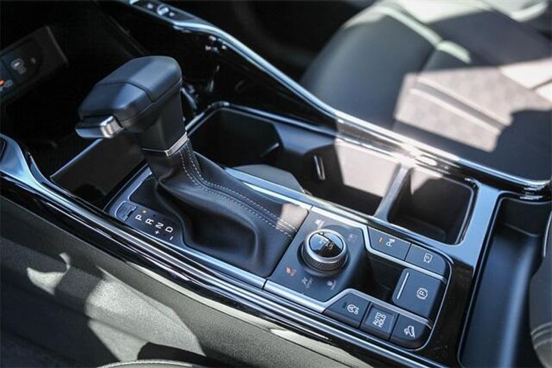 New 2025 Kia Sorento X-Line SXImage 11