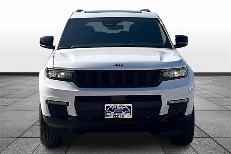 2025 Jeep Grand Cherokee L Limited 4x4Image 5