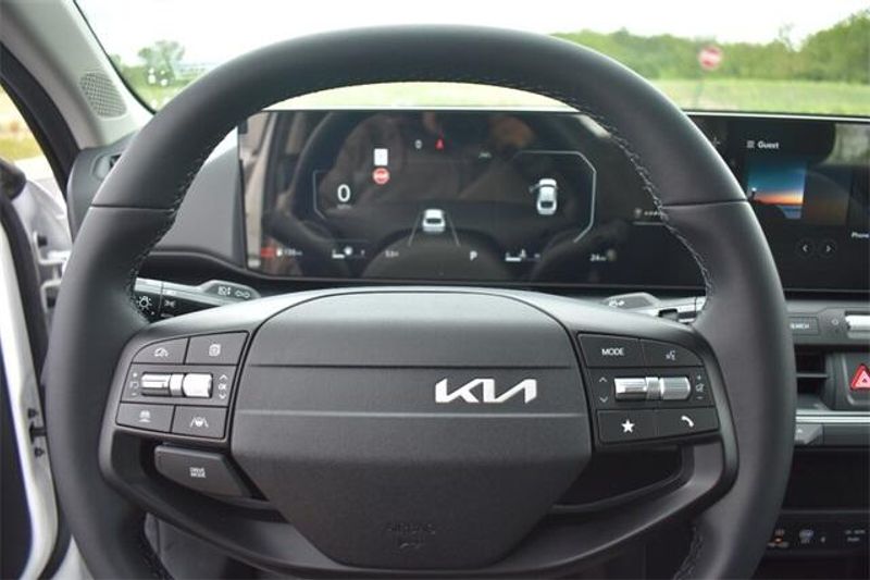 2025 Kia K4 EXImage 22