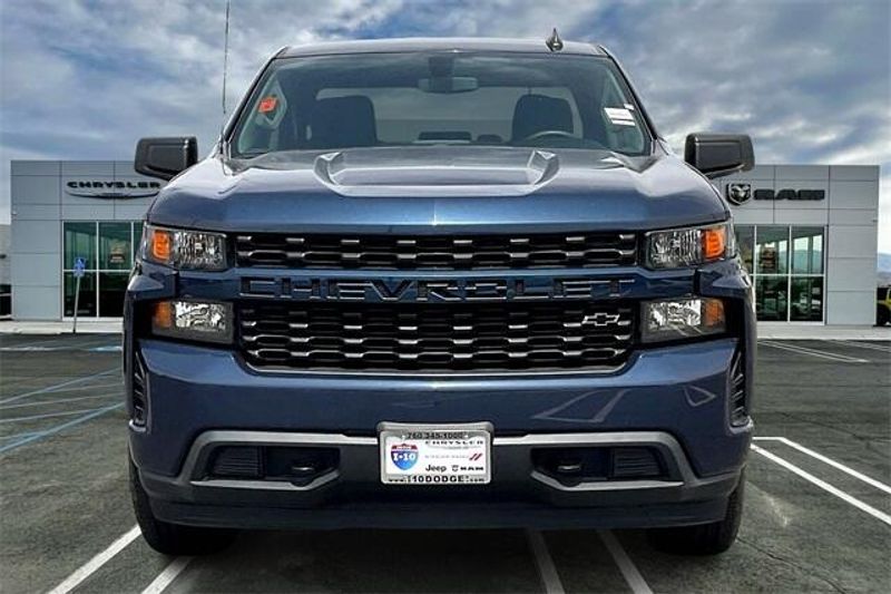 2021 Chevrolet Silverado 1500 CustomImage 2