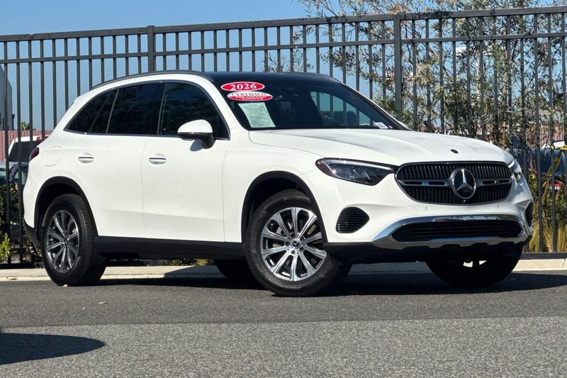 Used 2026 Mercedes-Benz GLC 300Image 2