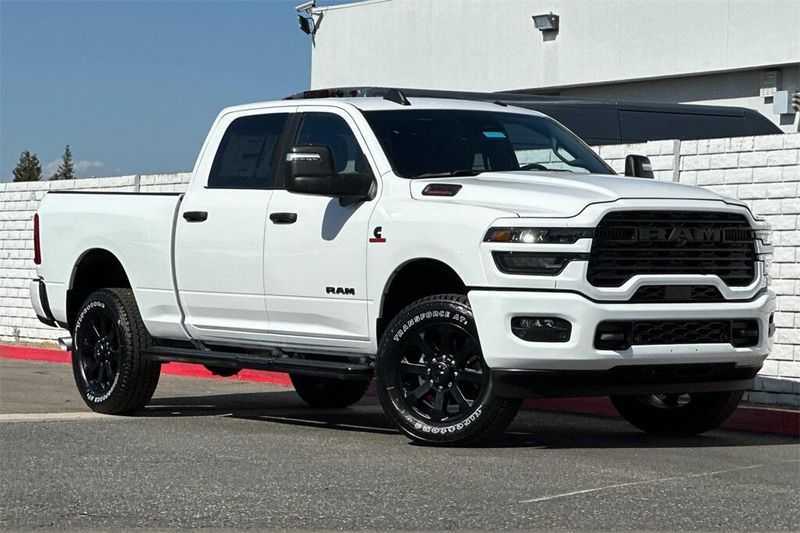 2025 Ram 2500 Big Horn photo 2