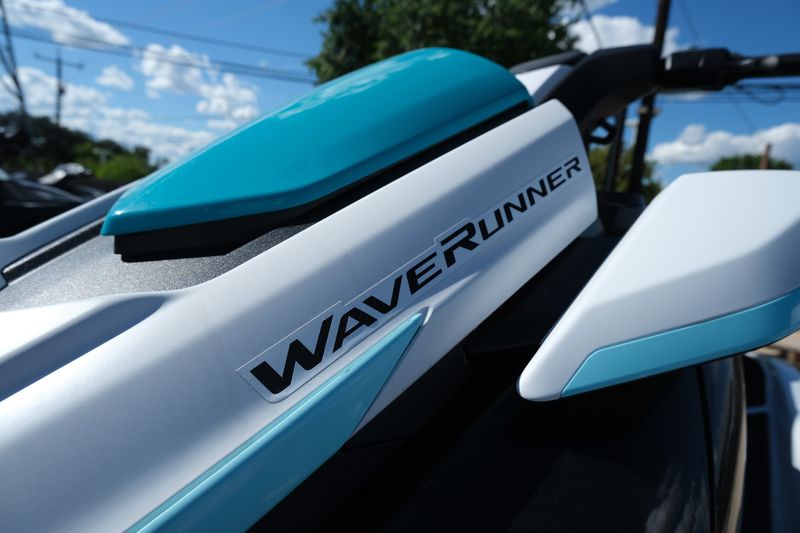 2024 Yamaha WAVERUNNER FX HO WHITE AND BLACK Image 14