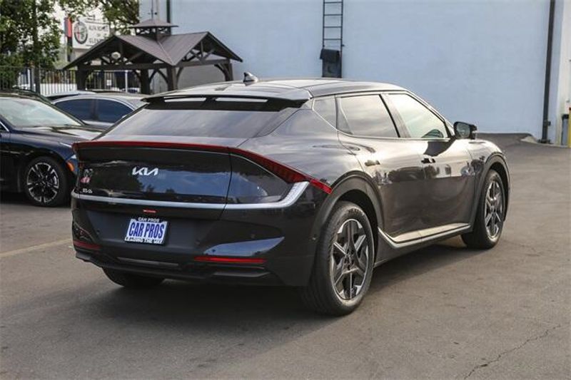 2025 Kia EV6 LightImage 17