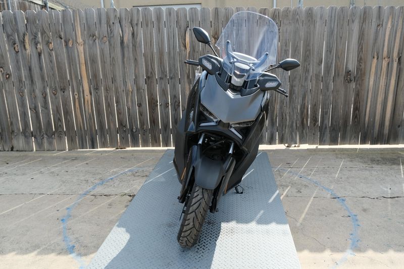 NEW 2025 YAMAHA XMAX Image 8