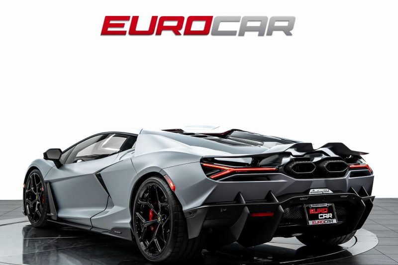 Used 2024 Lamborghini Revuelto *HUGE CARBON OPTIONS * FACTORY MATTE PAINT*Image 3