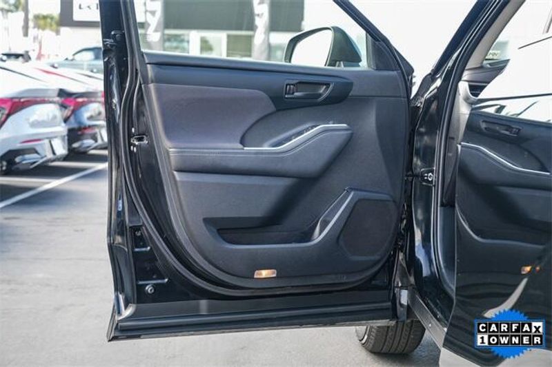 Used 2023 Toyota Highlander LImage 21