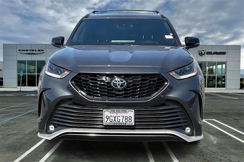 Used 2023 Toyota Highlander XSEImage 2