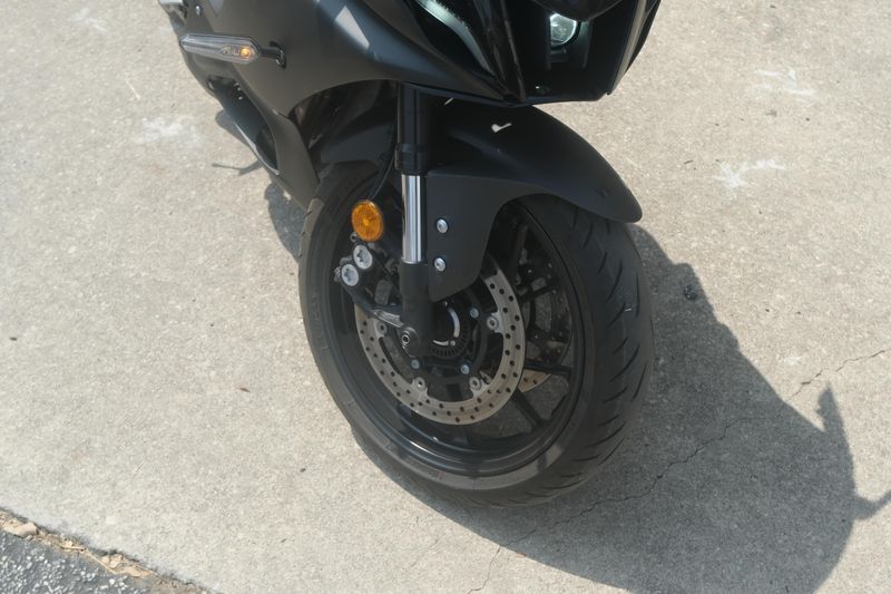 2024 Yamaha YZFR7 BLACK Image 21