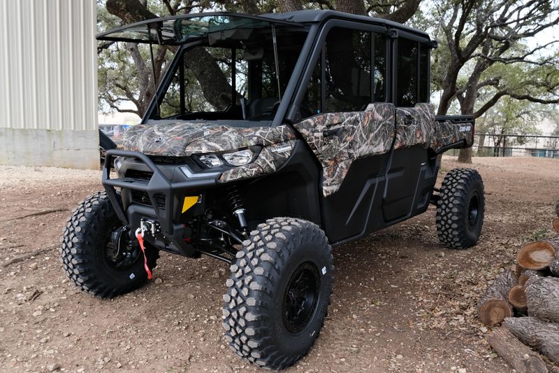 2025 Can-Am DEFENDER MAX LIMITED CAB HD10 WILDLAND CAMOImage 2