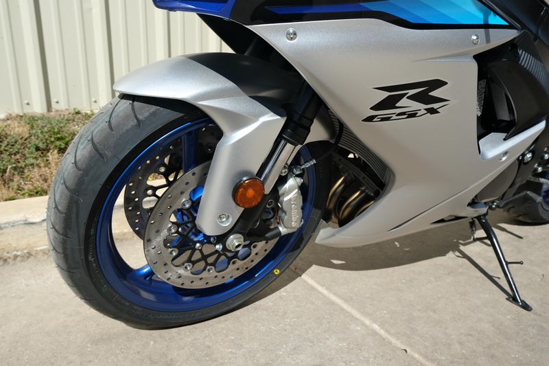 NEW 2026 SUZUKI GSXR600  in a SILVER exterior color. Family PowerSports (877) 886-1997 familypowersports.com 