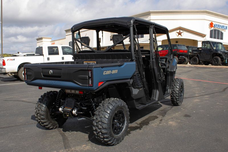 NEW 2026 CAN-AM DEFENDER MAX XT HD11 WITH 1025 INCH TOUCHSCREEN Image 3