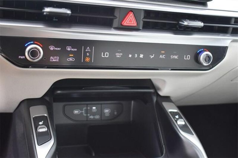 New 2025 Kia Sorento Hybrid EXImage 30